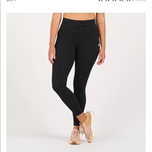 NWT Vuori daily leggings black Small